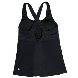 Lululemon top with under bra.